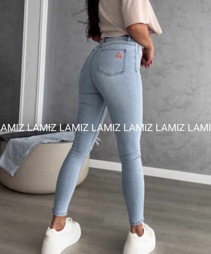 Jeansy niebieskie by me..jpg