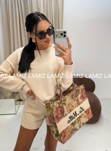 la-milla-torebka-rosalie-z-czarnym-napisem-la-milla-torebka-rosalia-la-milla-torebka-zakardowa-na-wiosne-la-milla-torebka-czarny-napis-la-milla-torebka-w-kwiaty-