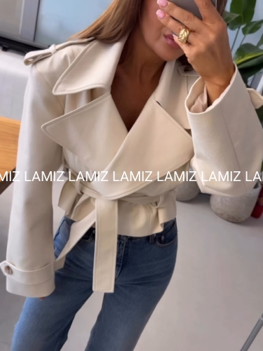 pol_pm_Krotki-plaszcz-jasny beż